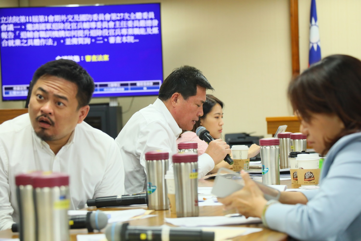 黃仁強調,軍人工作屬性不同於公教,對於這項每年不到5000萬元的補助預算,應該透過法源依據給予應有的保障。(記者包克明攝)