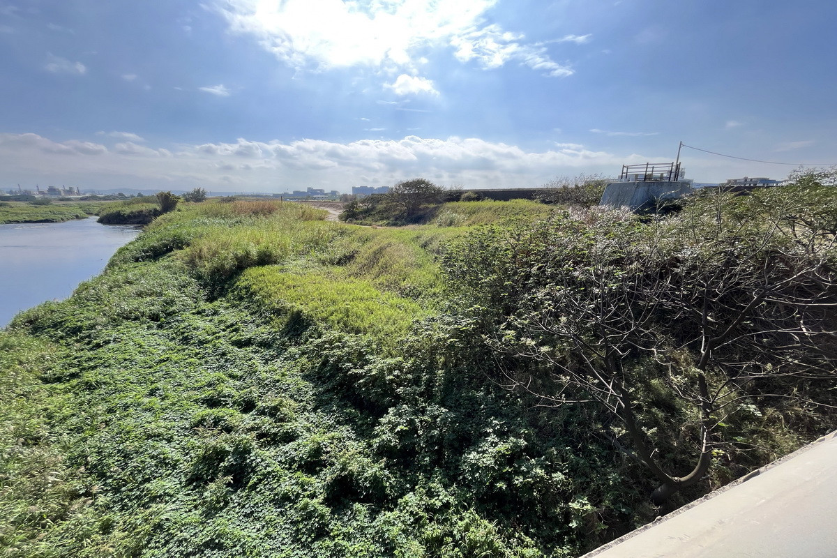 南崁溪下游段河口至田寮橋護岸新建工程啟動用地取得作業。<br /><br /> 