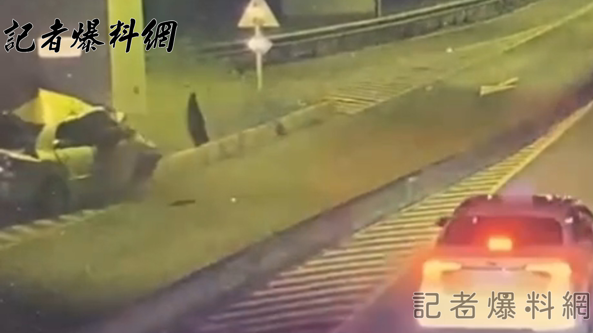 ▲張姓男子在台65線上肇事逃逸，下匝道時逆向自撞出口橋墩，受困車內失血過多身亡。（翻攝畫面）