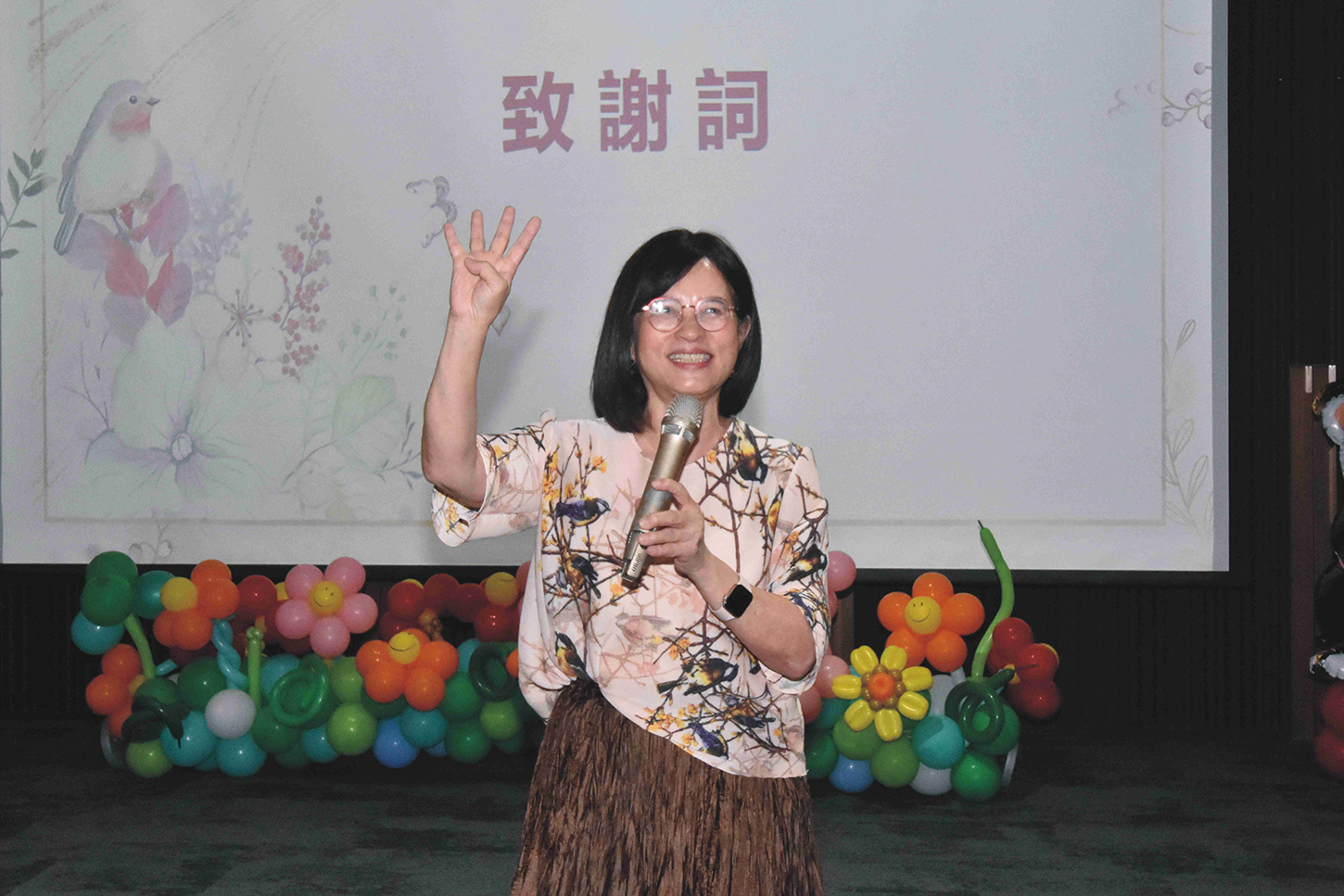 ▲詹麗珠執行長表示，松年大學讓長輩繼續參與社會活動、活絡社交。（記者張溎壕攝）