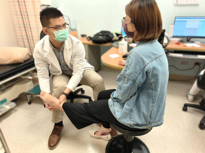 迷上超慢跑 長時間站立工作 下床第一步好痛！醫：慎防足底筋膜炎
