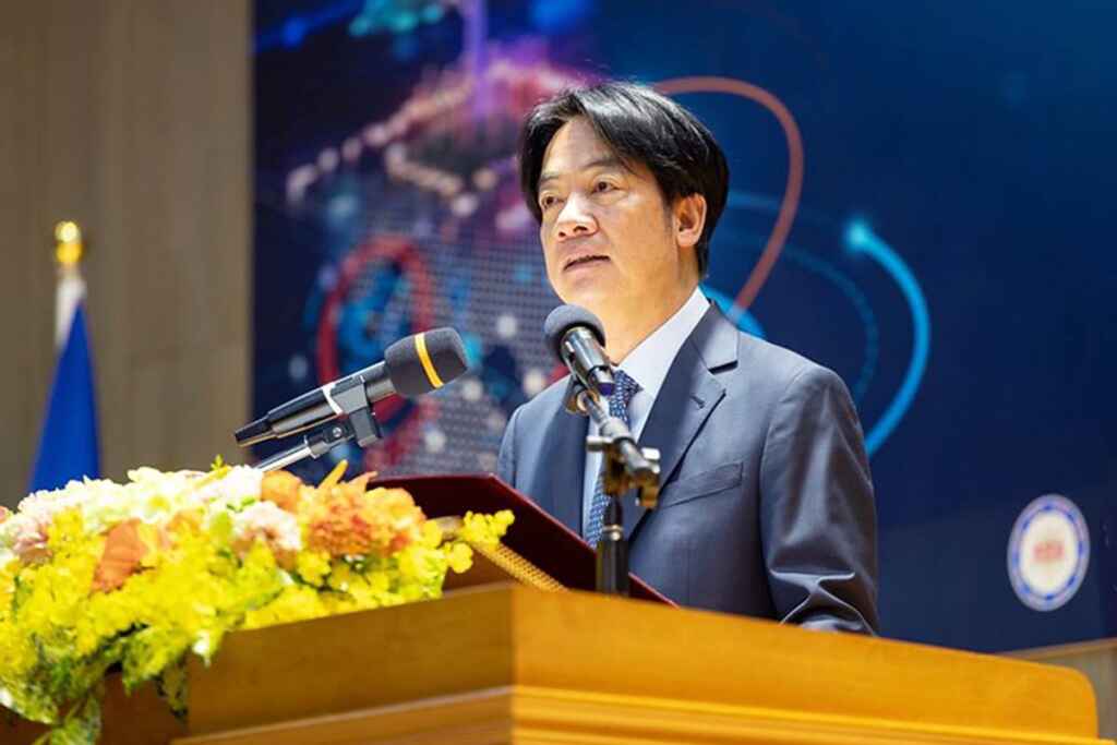 ▲賴清德總統今天出席「高階文官培訓飛躍方案113年訓練開訓典禮」,提出三個期許與大家共勉,共創國家更美好的未來。(總統府提供)
