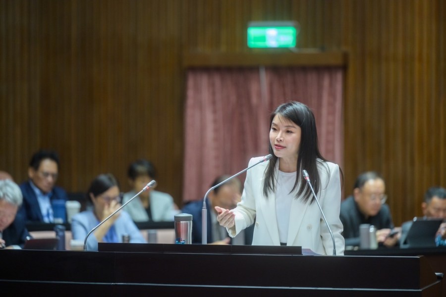 總質詢關心少子化和AI產業 張嘉郡盼:增育兒津貼和盤查核電 284 張嘉郡