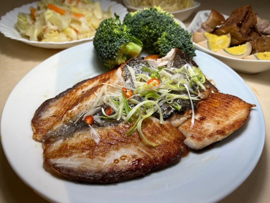 貼心去刺的虱目魚肚,下廚好方便。(翻攝自「momo網購好物交流」臉書社團)