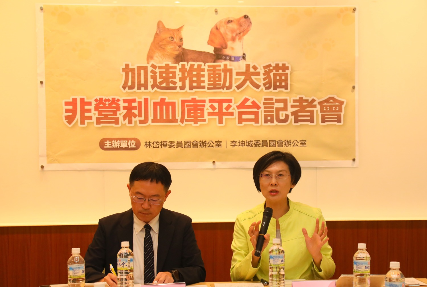 林岱樺表示,動物醫療事業長期缺乏非營利性血液支援網絡,亟待政府伸出援手,協助建立完善的非營利犬貓血庫。(記者包克明 攝)