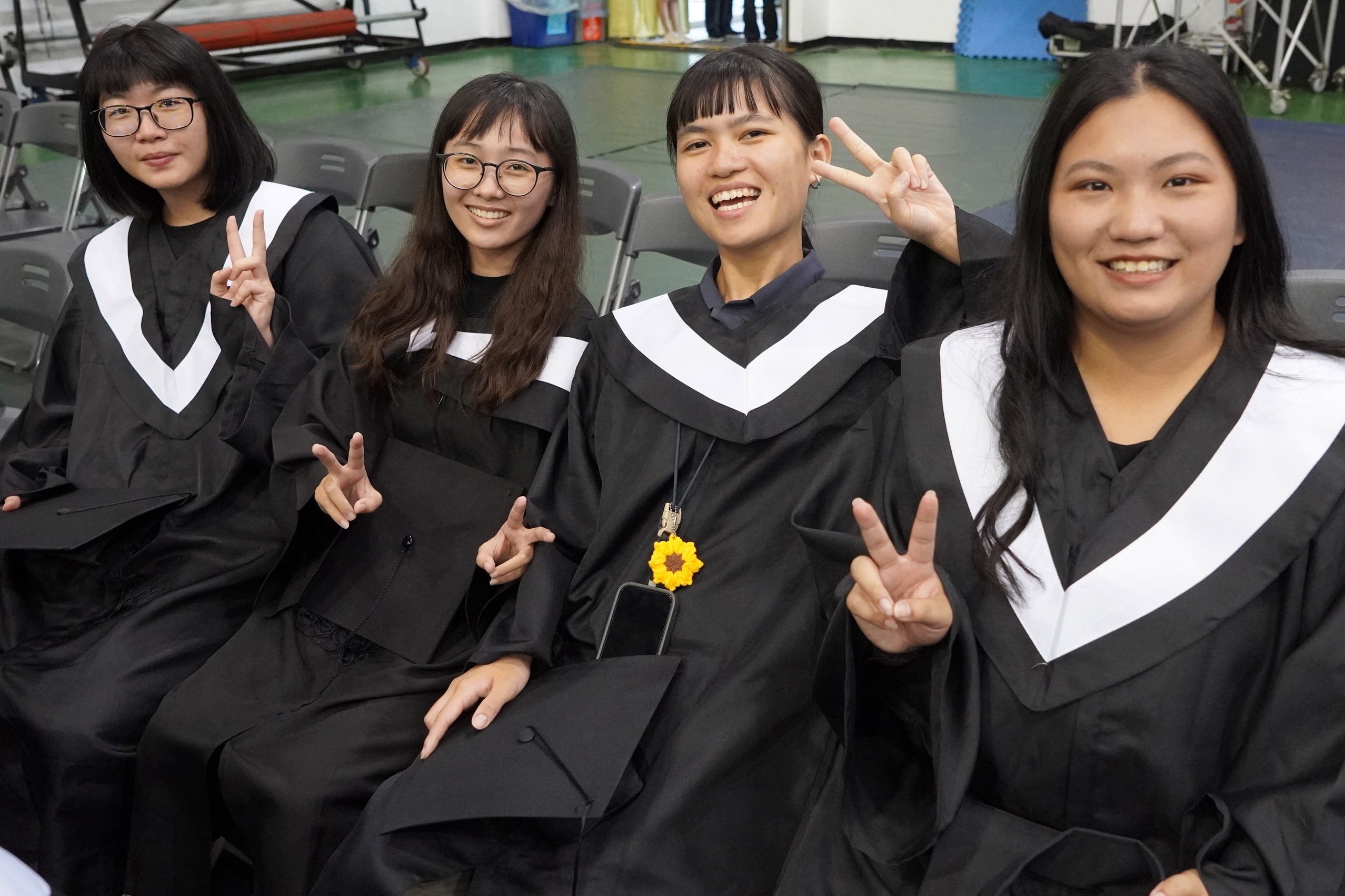 ▲大葉大學畢業班學生開心參加畢業典禮。（記者張溎壕攝）
