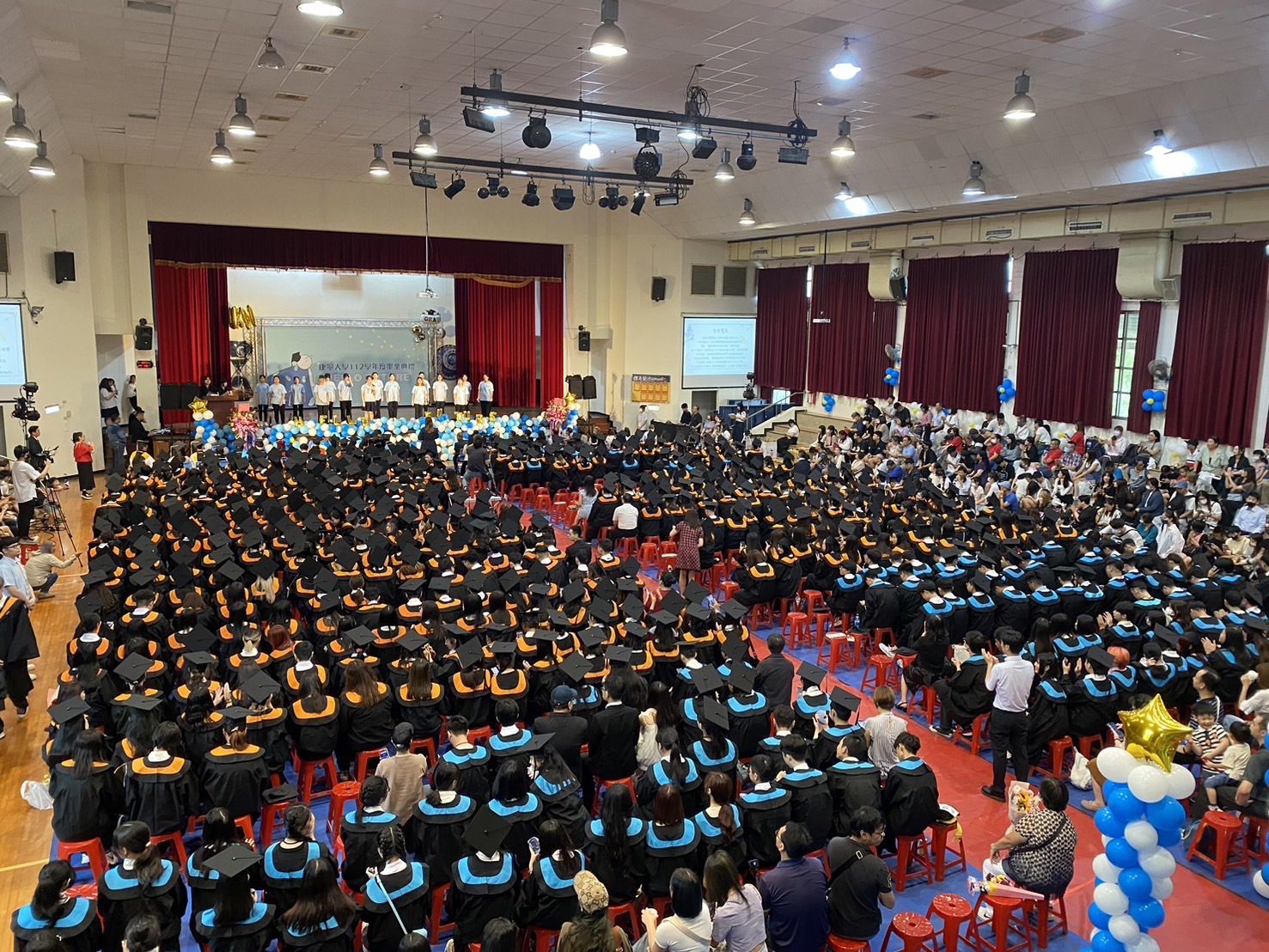 康寧大學畢業典禮隆重舉行 404名畢業生開啟人生新篇章