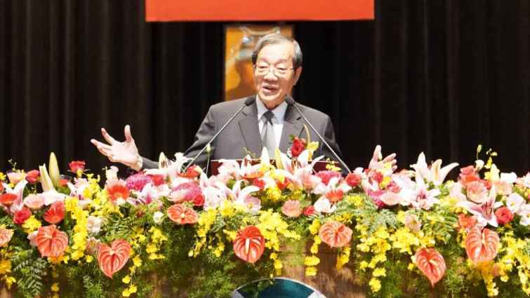 ▲考試院院長黃榮村勉勵大葉大學畢業生。（大葉大學提供）