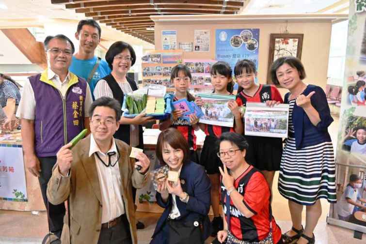 ▲彰化縣長王惠美感謝全縣相關單位，大家共同努力才能晉升榜上第一的肯定，期勉未來繼續加強食農教育的推廣，讓食育的推動不僅於在學校，讓更多人受益。（彰化縣政府提供）