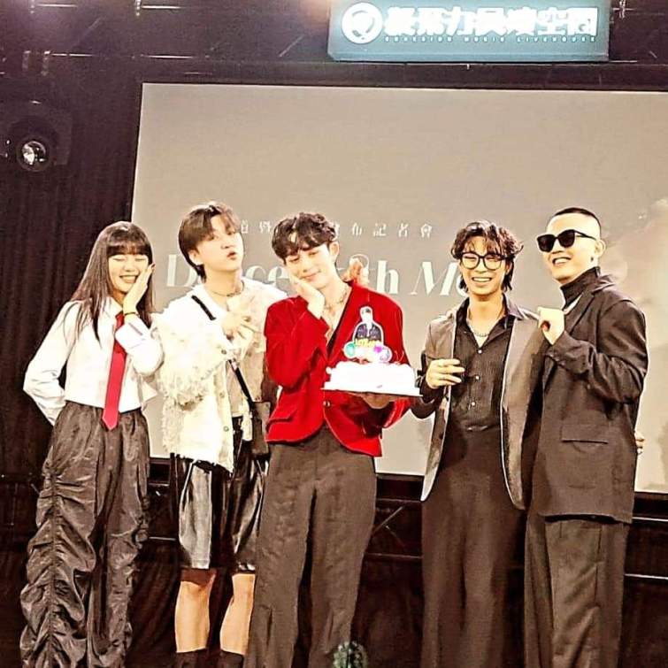 ▲（左起）木木、U:NUS吳昱廷、LCY呂植宇、FEniX MAX、U:NUS高有翔（楊小雯拍攝）