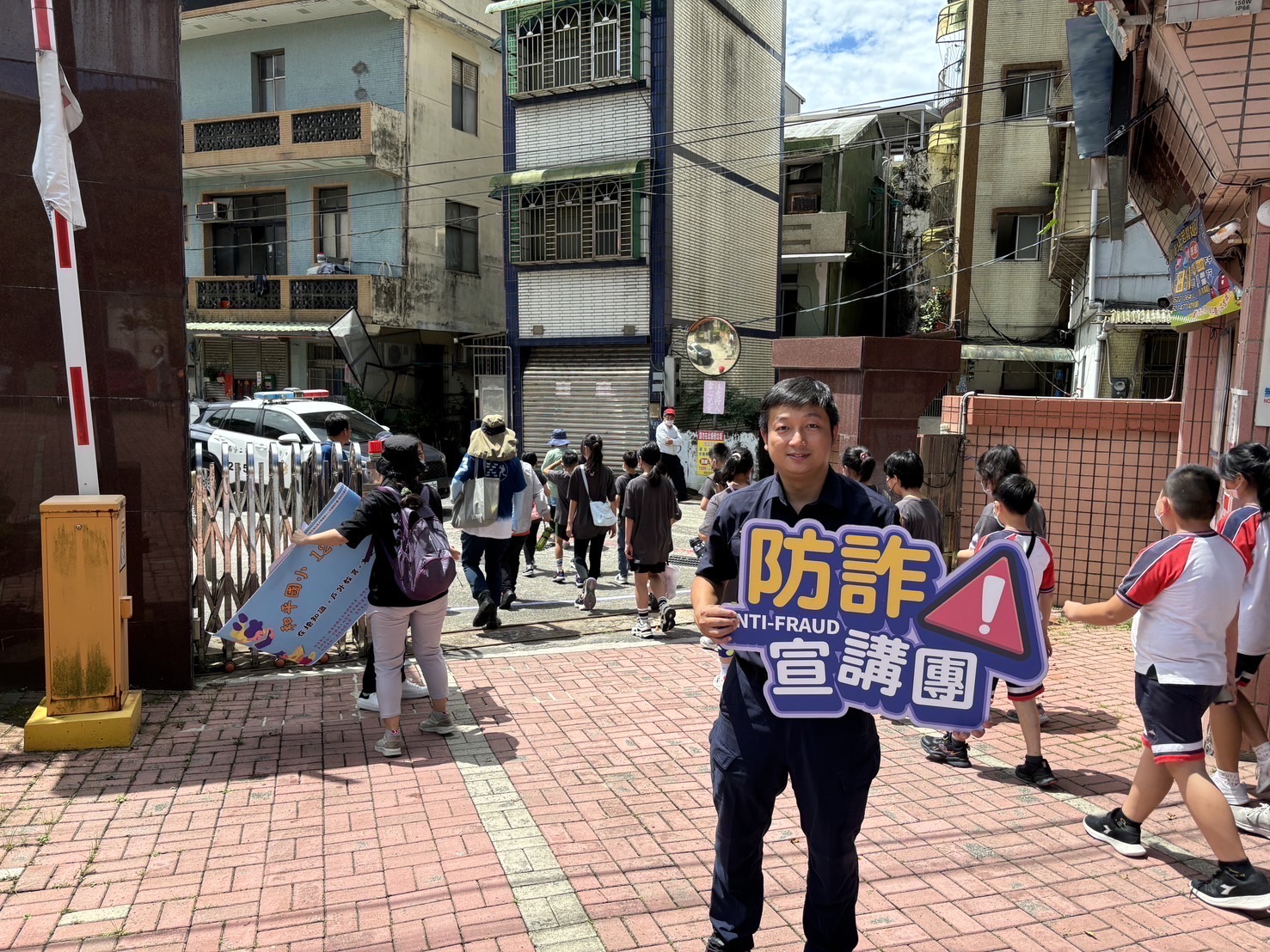 和一路派出所進行反詐及犯罪預防宣導。(記者薛秀蓮翻攝)