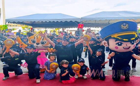 中市警察節嗨翻天!小波麗士超萌出任務 熱舞攻堅防爆超吸睛