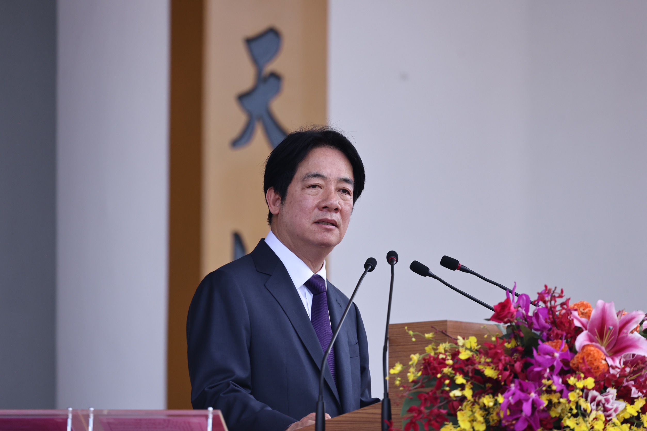 今天黃埔建軍百年校慶,賴總統在陸軍官校致詞時表示,為中華民國生存發展而戰的才是「真陸官」,沒有這份雄心壯志就是「假黃埔」。林啟弘攝