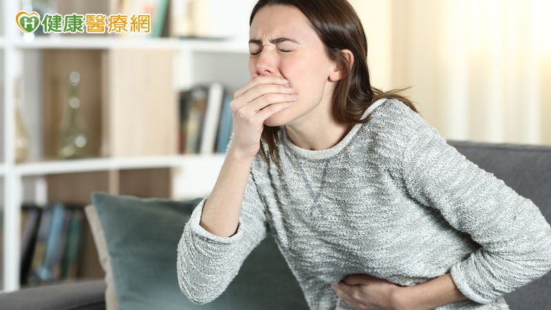 婦人長達2年頭暈、嘔吐「每天暴瘦1公斤」! 竟是患十二指腸癌