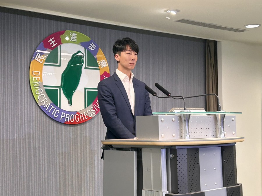 江和樹要黃國昌「別帶頭當小藍」 吳崢:柯文哲希望走回中間路線 226 江和樹要黃國昌「別帶頭當小藍」 吳崢:柯文哲希望走回中間路線 225