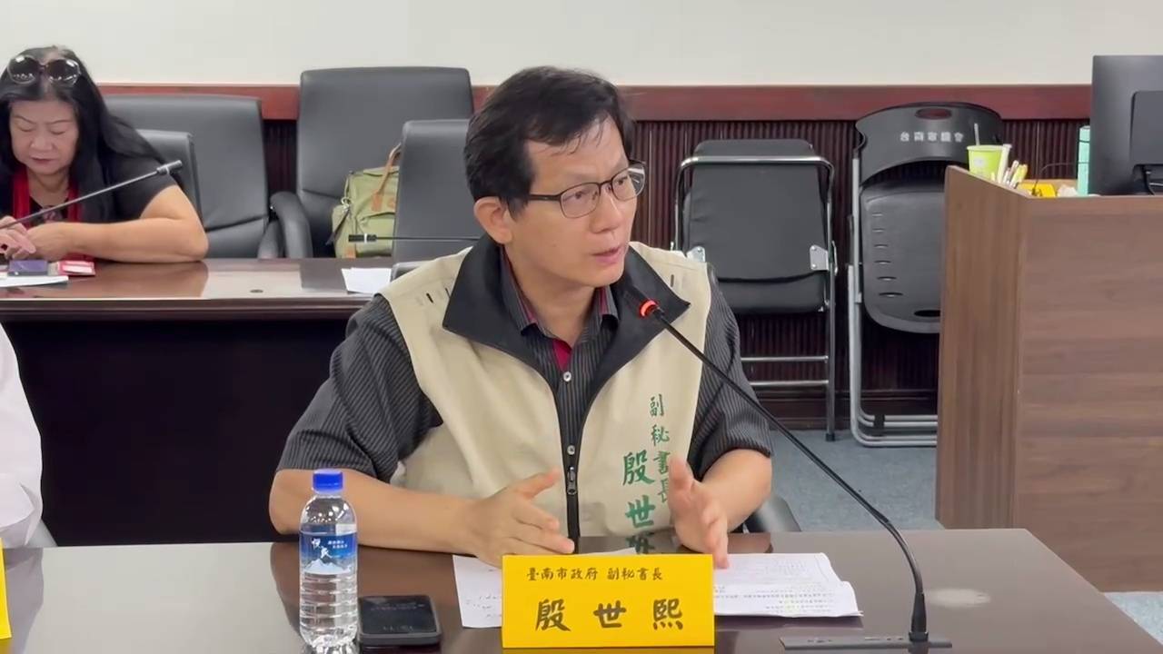 ▲市府副秘書長殷世熙說，目前體育局已有5個地點在評估中，承諾將於30天內找出最佳合適的地點。（圖／記者陳彥霖攝）