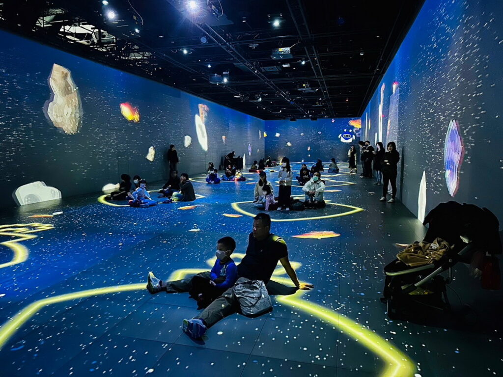 双融域AMBI SPACE ONE暑假推出親子互動光影沉浸劇場《宇宙大未來》