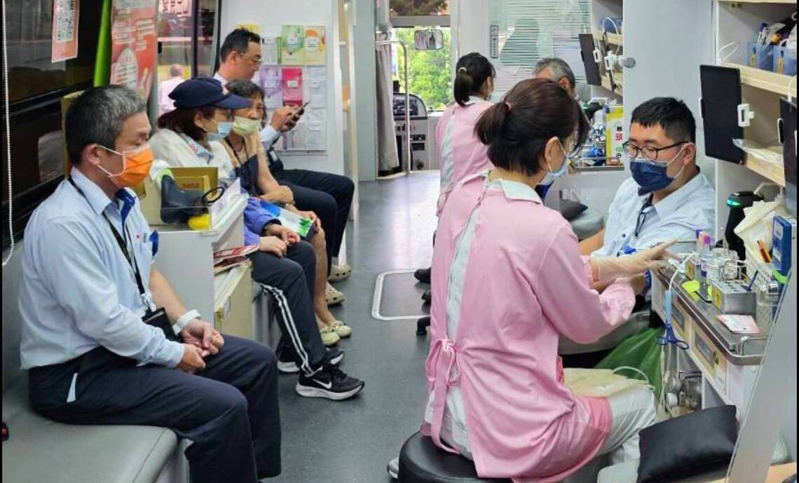 漾新聞|中油有愛!捐血一袋、救人一命!陳正喜率同仁員眷挽臂獻愛心