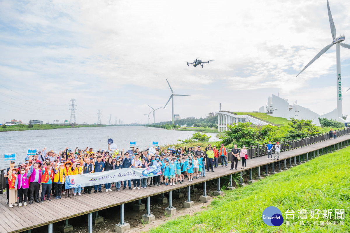 2024年世界海洋日彰化縣淨海活動，422人聯合清除1,900公斤海洋垃圾。圖／彰化縣政府提供