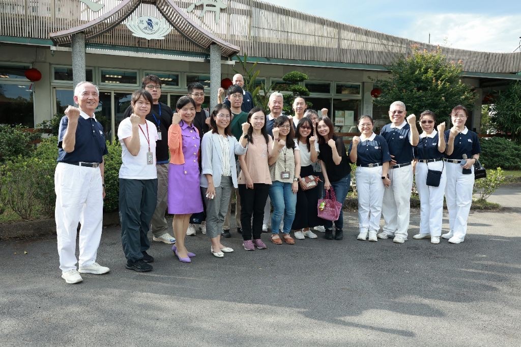 臺北市政府社會局與慈濟團隊,公私協力落實循環經濟,共善關懷媒合輔具需求。