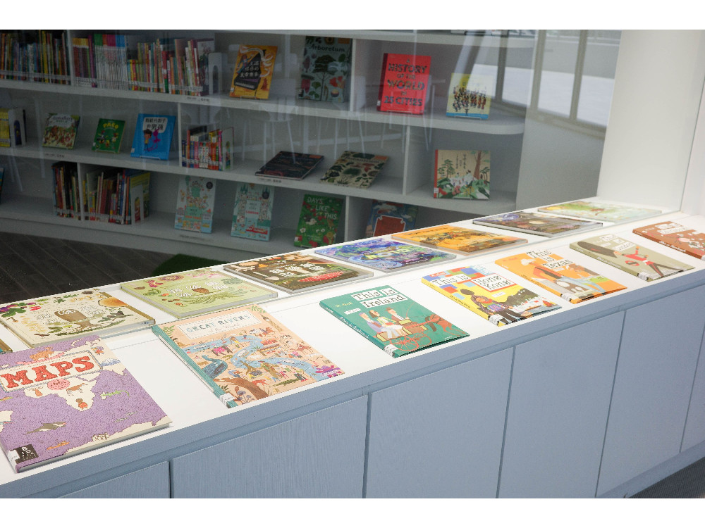 恆春文化中心附屬圖書館  沉浸純白系夢幻書香世界