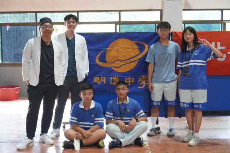 ▲「以生命影響生命，以生命感動生命」，這是明道中學多年來推動服務學習的精神。（明道中學提供）