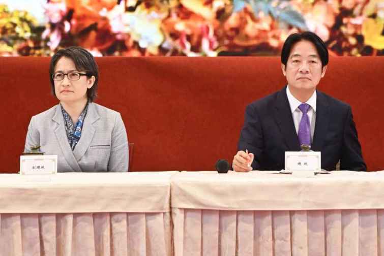 ▲賴清德總統今天主持「信賴新政 時代新台灣」就職滿月記者會，宣布成立「國家氣候變遷對策委員會」、「全社會防衛韌性委員會」及「健康台灣推動委員會」等三個重要委員會。（記者張玉泰攝）