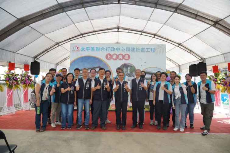 ▲台中市建設局團隊合影。（記者廖妙茜翻攝）