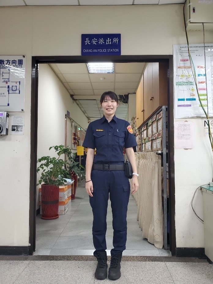 北投分局長安派出所警員陳思妤。(記者薛秀蓮翻攝)