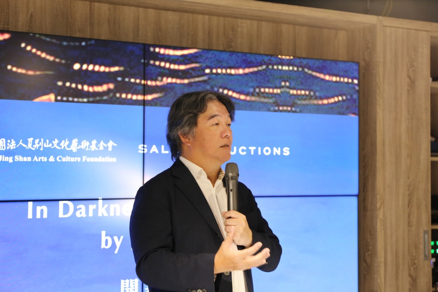中華開發金控集團資深副總經理王必勝出席開幕式。（圖片來源：財團法人夏荊山文化藝術基金會）