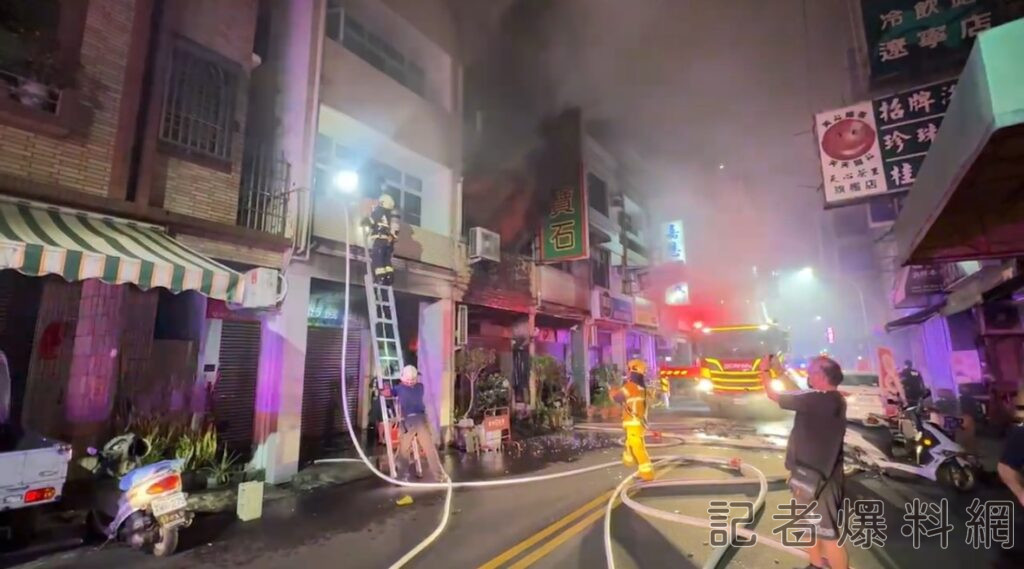 ▲警消佈線搶救。（圖／民眾提供）