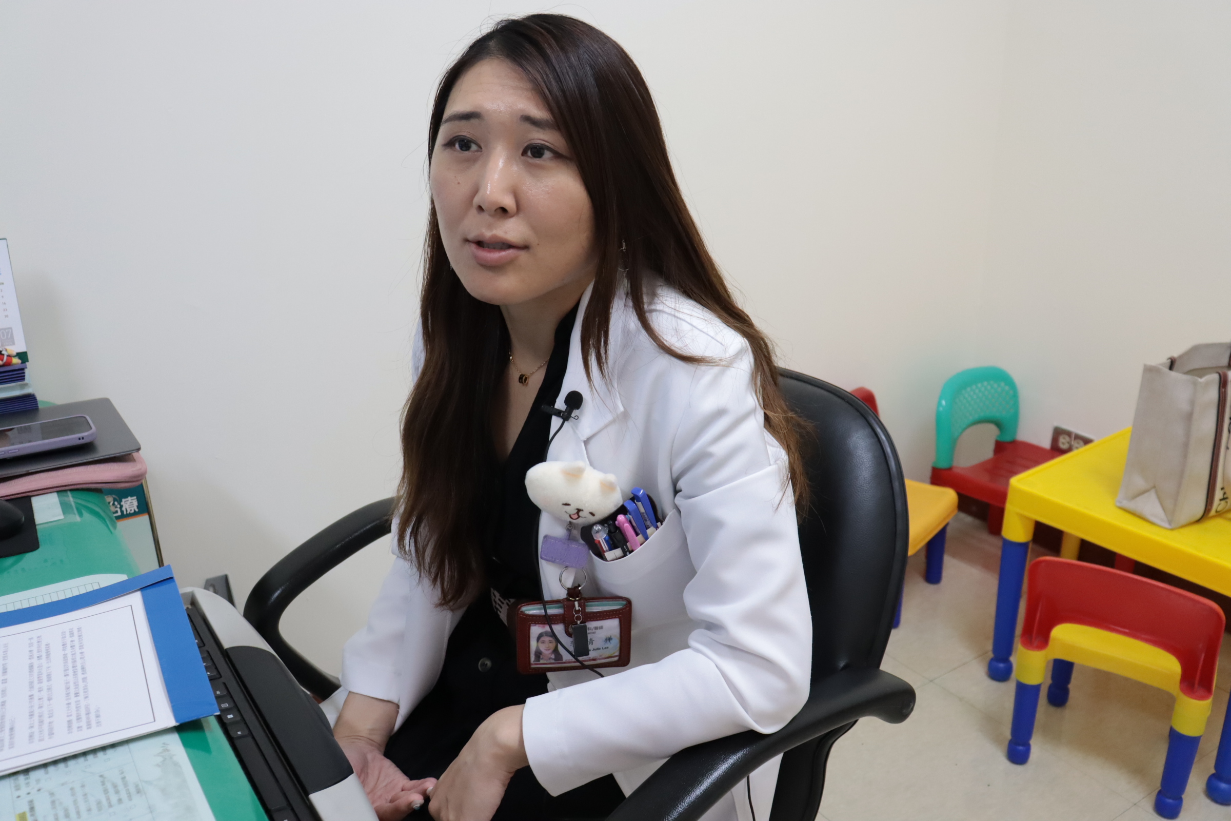 ▲遭丈夫及閨蜜背叛，婦人到衛福部彰化醫院婦女身心特診就醫，精神科醫師李青樺協助心理治療。（示意圖　記者張溎壕攝）