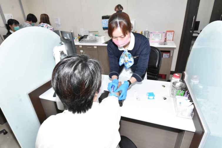 ▲彰基積極配合國健署推動C肝根除計畫，幫助患者早日脫離「肝苦日子」。（彰基醫院提供）
