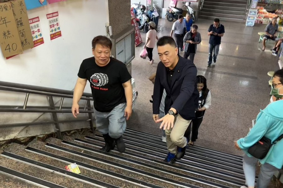 成功市場通風不良地板濕滑 林沛祥:成功爭取補助將煥然一新 224 成功市場通風不良地板濕滑 林沛祥:成功爭取補助將煥然一新 223