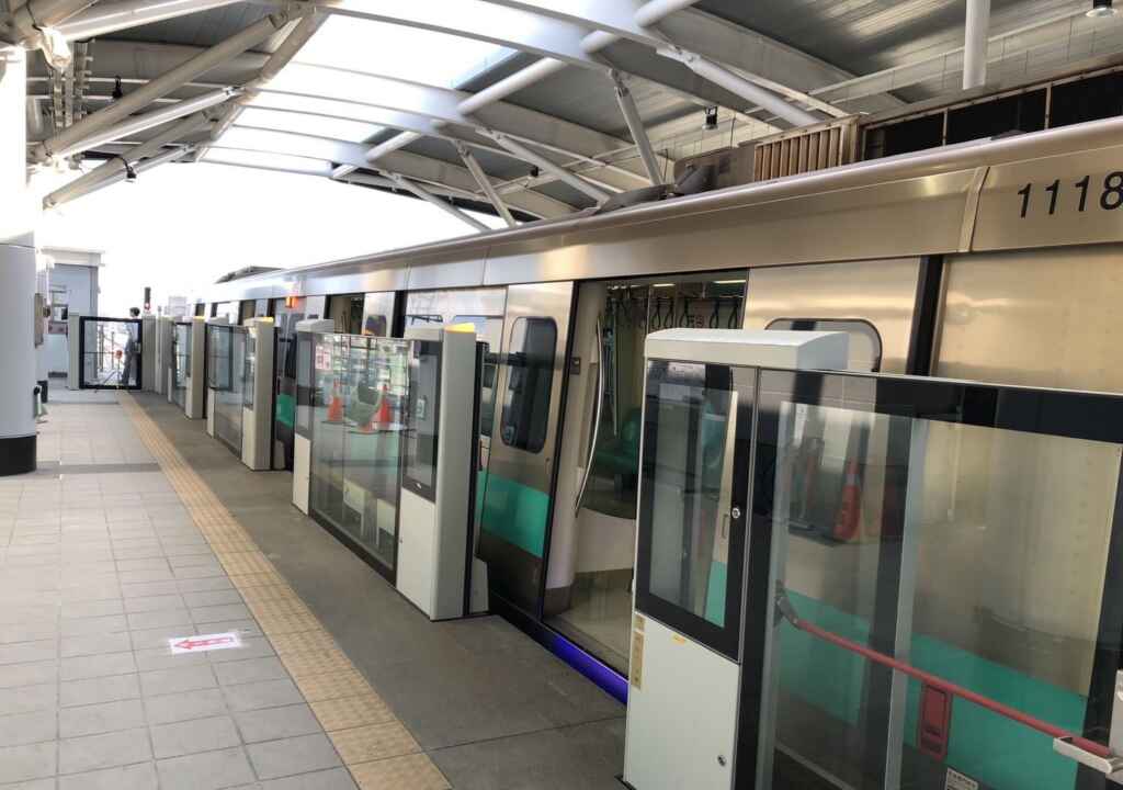 ▲高雄捷運岡山路竹延伸線繼續邁進,第一階段自紅線岡山高醫站(R24)至岡山車站(RK1)路段預定6月底辦理試營運活動。(高雄市政府提供)