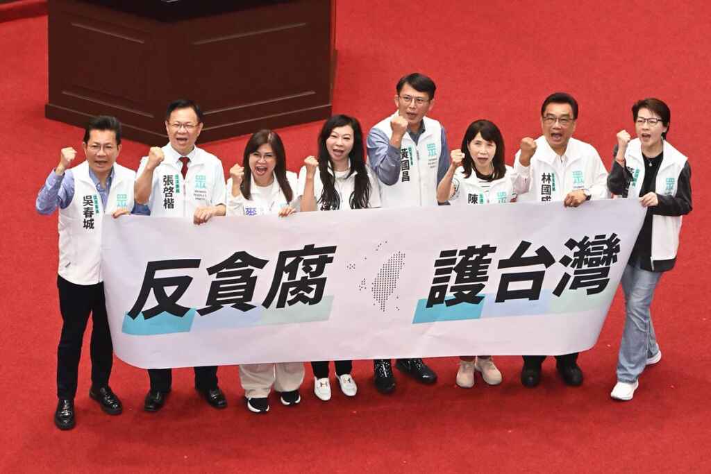 ▲黃國昌批評民進黨政府在國會改革問題上跳票八年,並指責他們背棄過去主張,甚至宣稱過去所提出的國會改革法案都是違憲的。(記者張玉泰攝)
