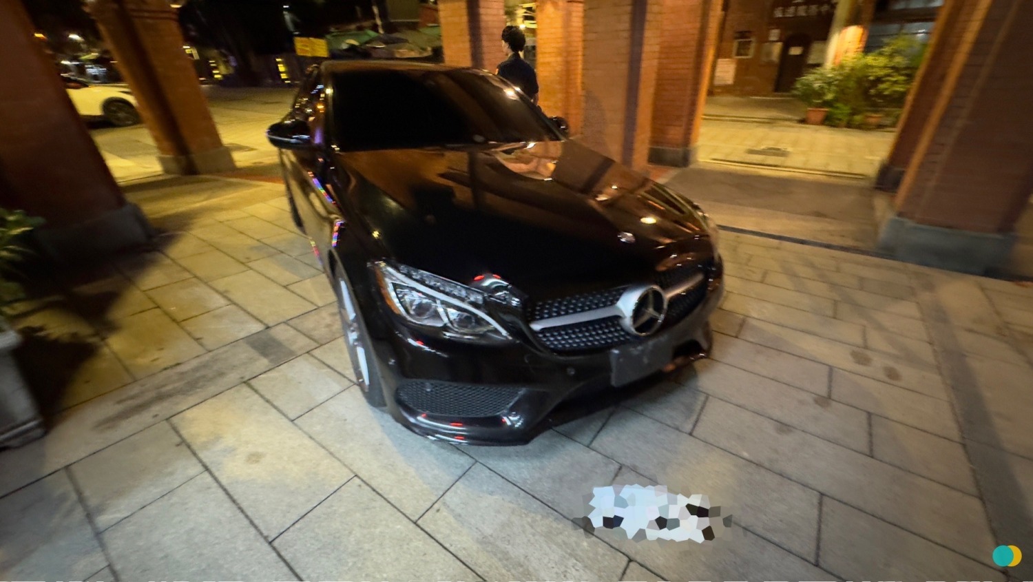 吳男車輛懸掛失竊車牌遭拔牌。(記者徐煜勝翻攝)