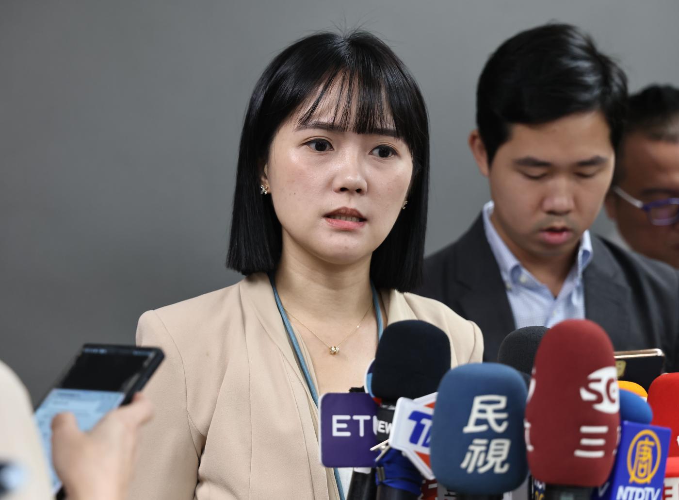 民眾黨發言人吳怡萱22日表示,中共很喜歡點名台獨份子,民進黨也很愛說別人是中共同路人。資料照片/林啟弘攝