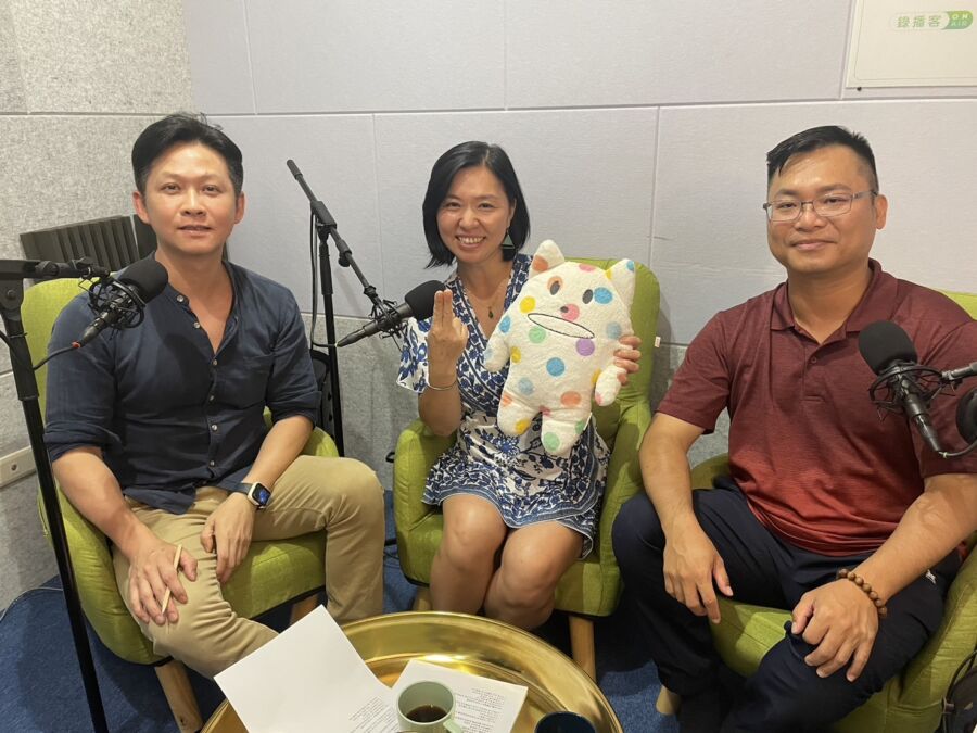 圖/靈學陳惠君老師認為,因為通靈師的職責類似於醫生,需要對所做出的每一個決定負責任,所以需要通過大量的修行和學習。(艾瑞克引新聞團隊攝)