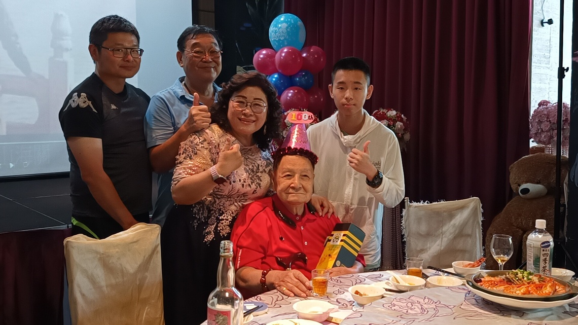 百歲人瑞周明星壽宴 高雄市長等紛紛送祝福