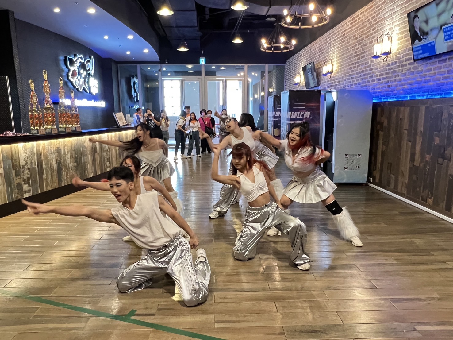 高雄市舉辦多國勞工保齡球賽吸引23支隊伍報名競技 高雄市舉辦多國勞工保齡球賽吸引23支隊伍報名競技