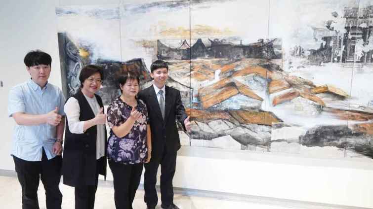 ▲鹿港印象–黃明山紀念展，彰化縣長王惠美、黃明山的公子黃廉斌及黃夫人皆出席。（記者林明佑攝）