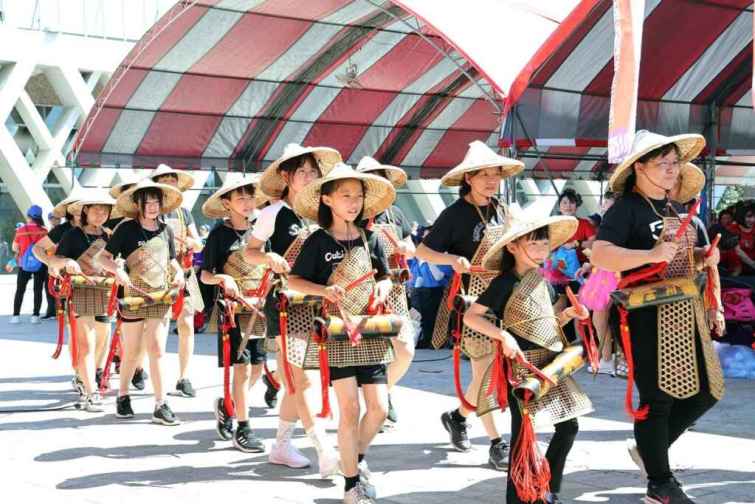 ▲南投縣政府113年度志工大會師及趣味競賽活動，此次活動以「志工家庭 攜手傳愛」為主題，吸引超過800位志工參加。（記者張玉泰翻攝）