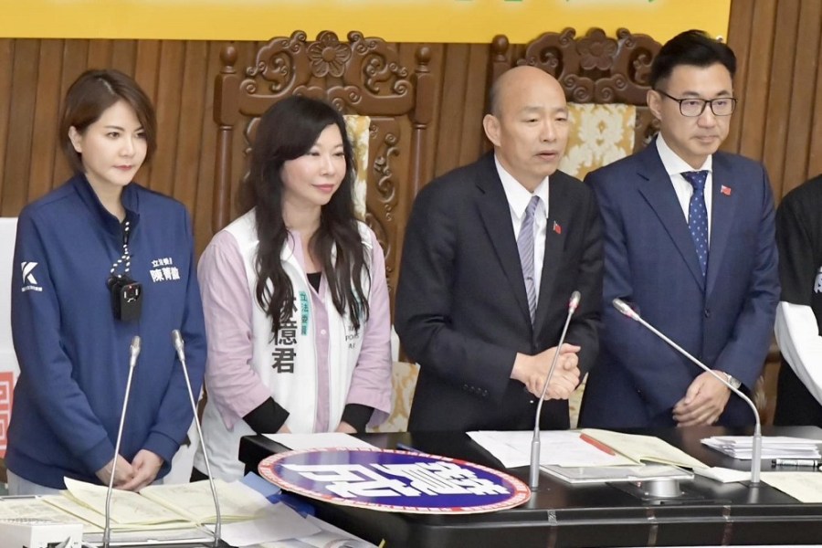 質疑哪條法禁止立法院長不能投票? 藍營批黃捷「法盲」 268 質疑哪條法禁止立法院長不能投票? 藍營批黃捷「法盲」 267