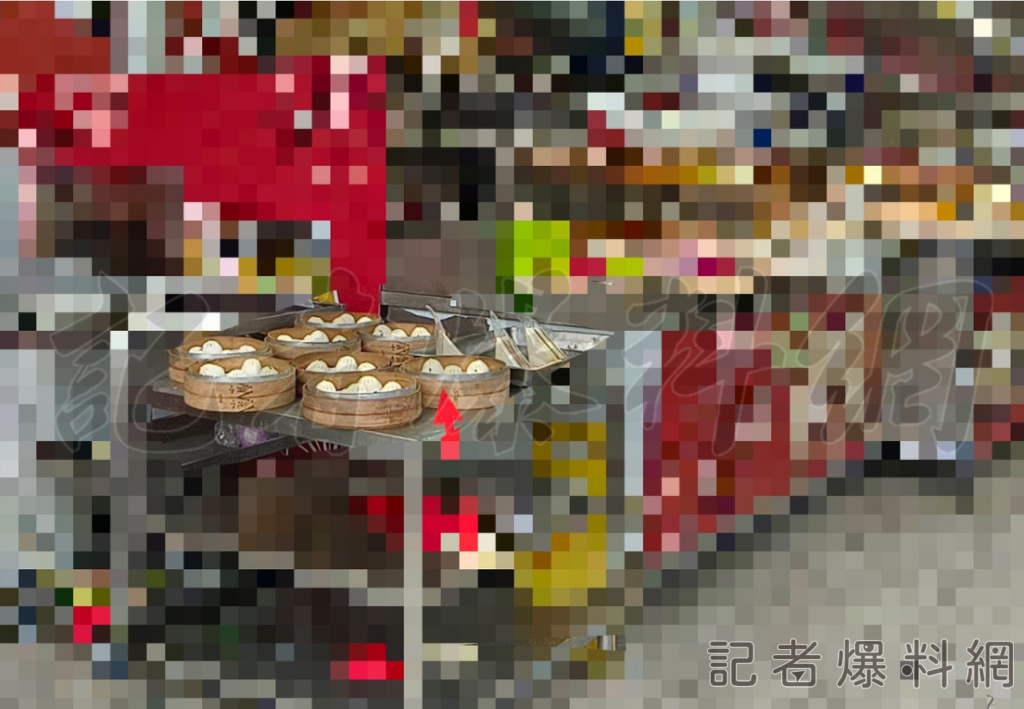 ▲小籠包未覆蓋導致蒼蠅停留在上面。（圖／民眾提供）