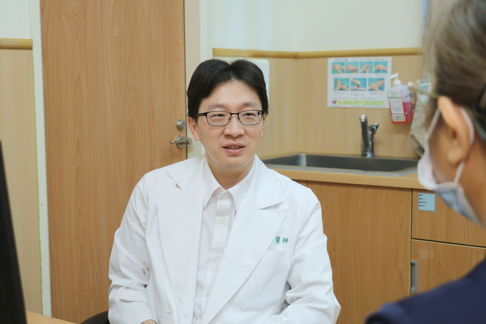 胸腔外科醫師柯志霖提醒,肺癌早期發現早期治療,存活率可高達九成五以上。