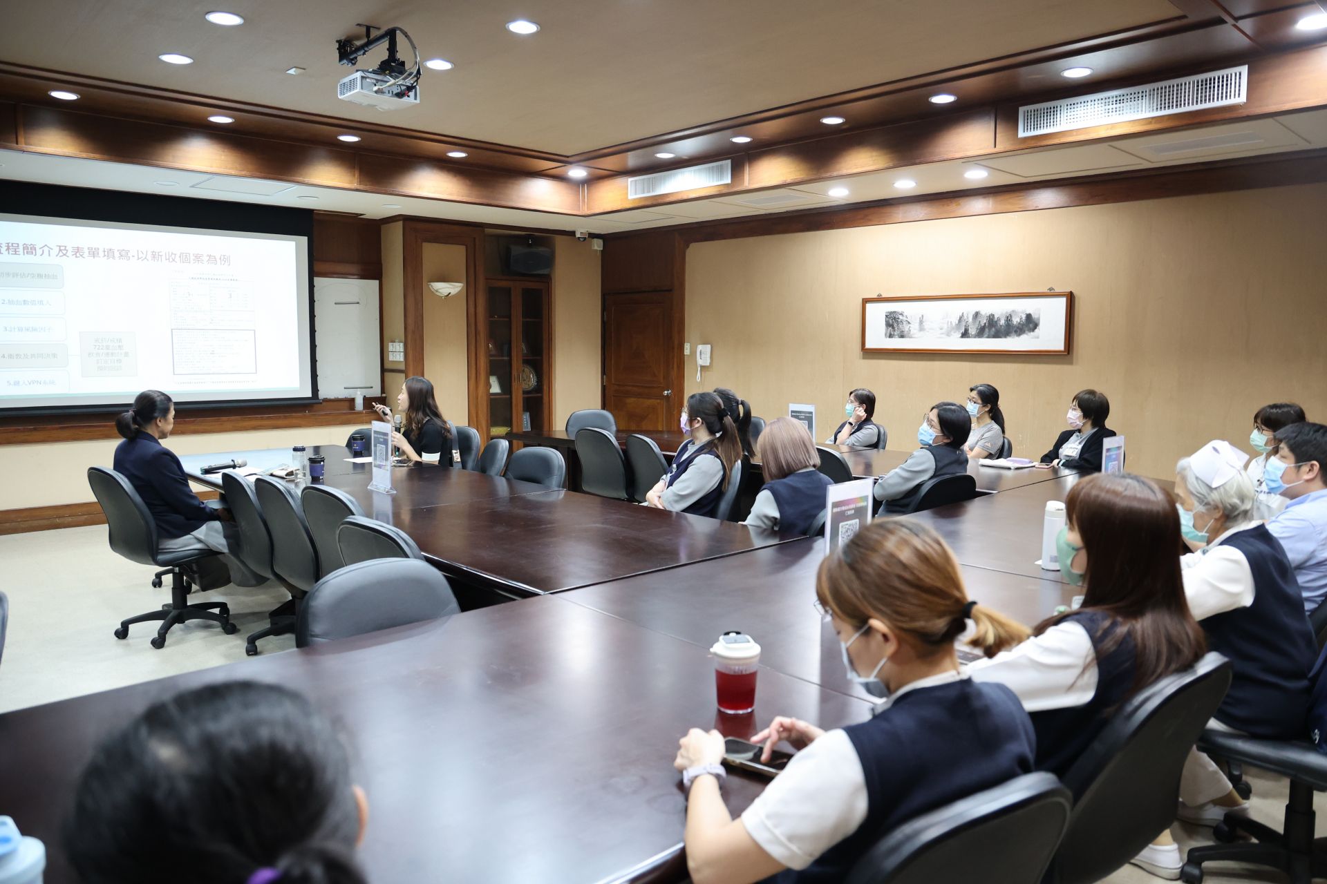 花蓮市衛生所主任胡易多分享運動處方的執行經驗,建議以正向鼓勵為主,先要想方設法增強病友的運動動機,並讓運動習慣融入生活,持之以恆,逐漸看見成果。