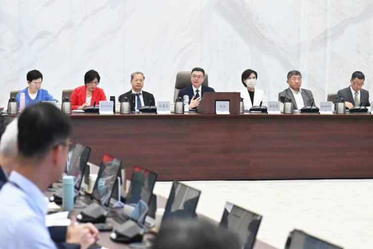 ▲行政院長卓榮泰首場治安會報，強調治安不僅關乎日常生活，也影響國家經濟發展及國際形象，因此政府對於打擊詐欺、金融詐騙及毒品流通等問題的努力必須更為堅定。（新傳處提供）