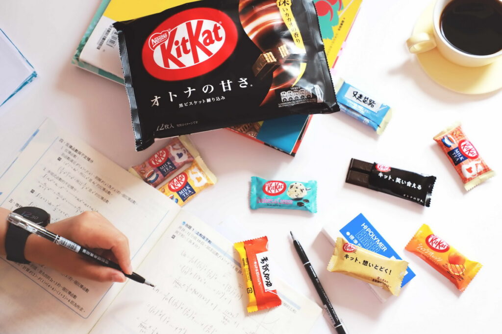 不論是為考生們應援或是幫朋友加油打氣 來一塊酥脆的KitKat「咔」一下 享受短暫的休息時刻再出發