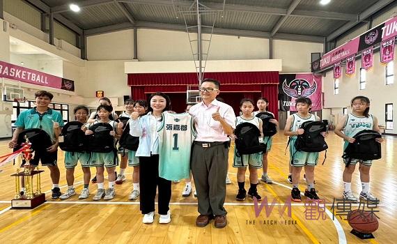 土庫國小女籃U11勇奪季軍 立法張嘉郡勉勵明年拼U12冠軍
